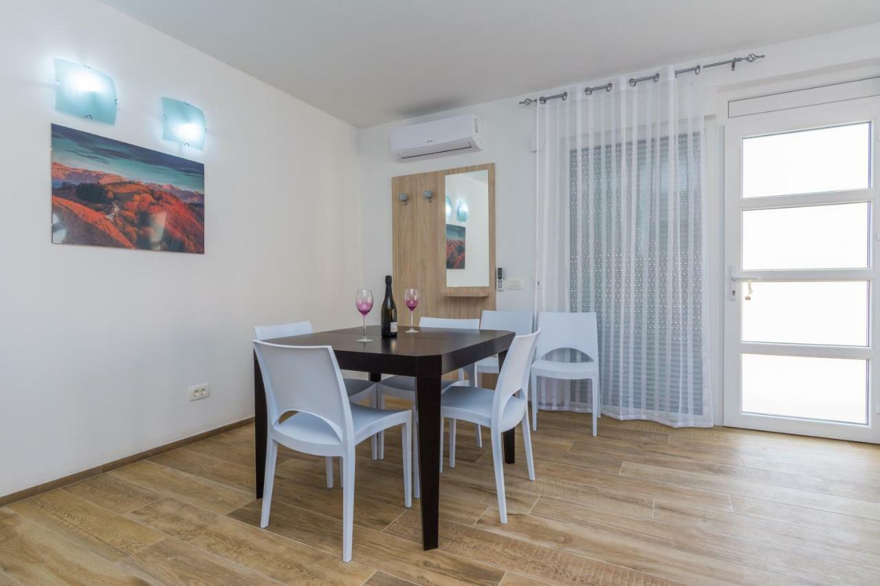 Fabulous House B With Outdoor Pool Appartement Zaton  Buitenkant foto